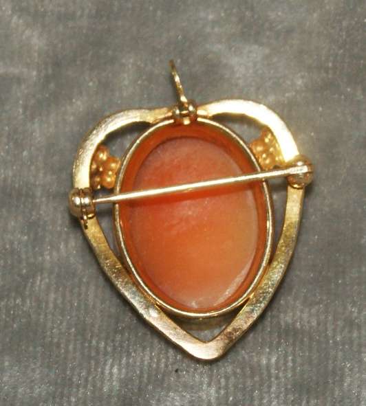 Vintage heart shaped 9ct gold cameo brooch/ pendant (6.7g) @ ccrraazzyy low R1 start