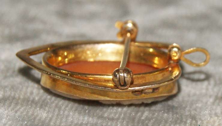 Vintage heart shaped 9ct gold cameo brooch/ pendant (6.7g) @ ccrraazzyy low R1 start