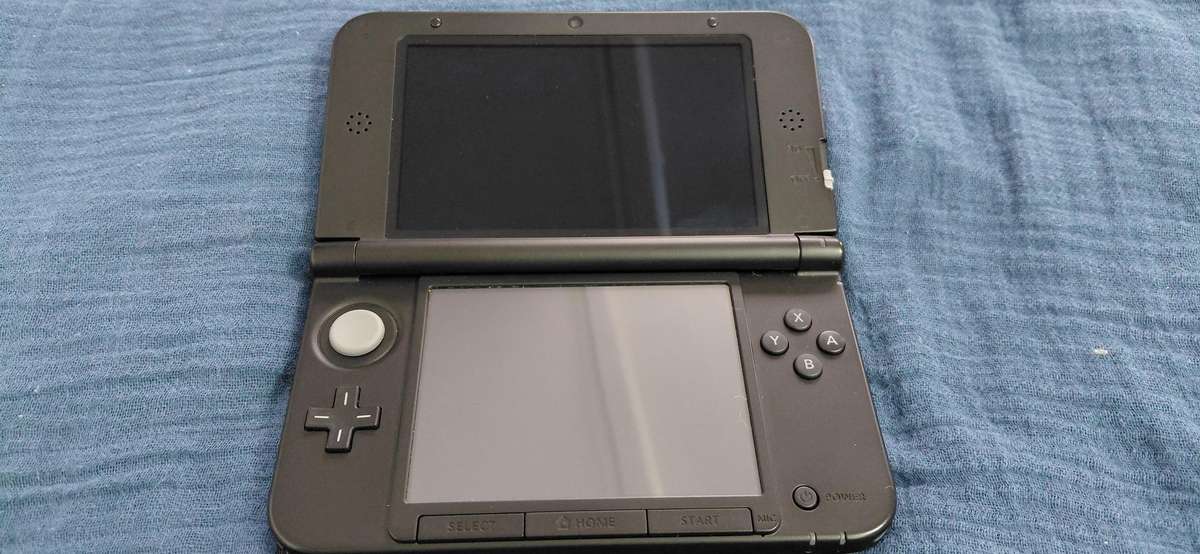 Nintendo 3DS XL Console (Black/Grey)