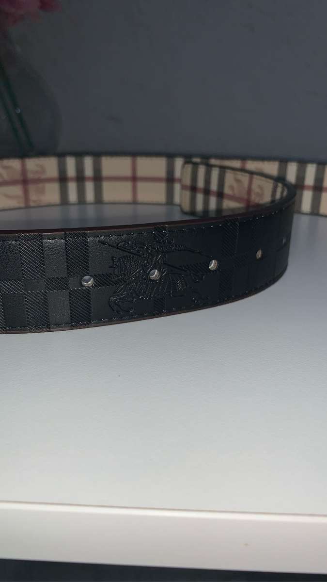 Burberry reversible belt