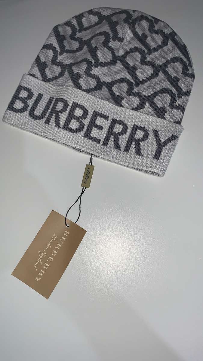Burberry beanie