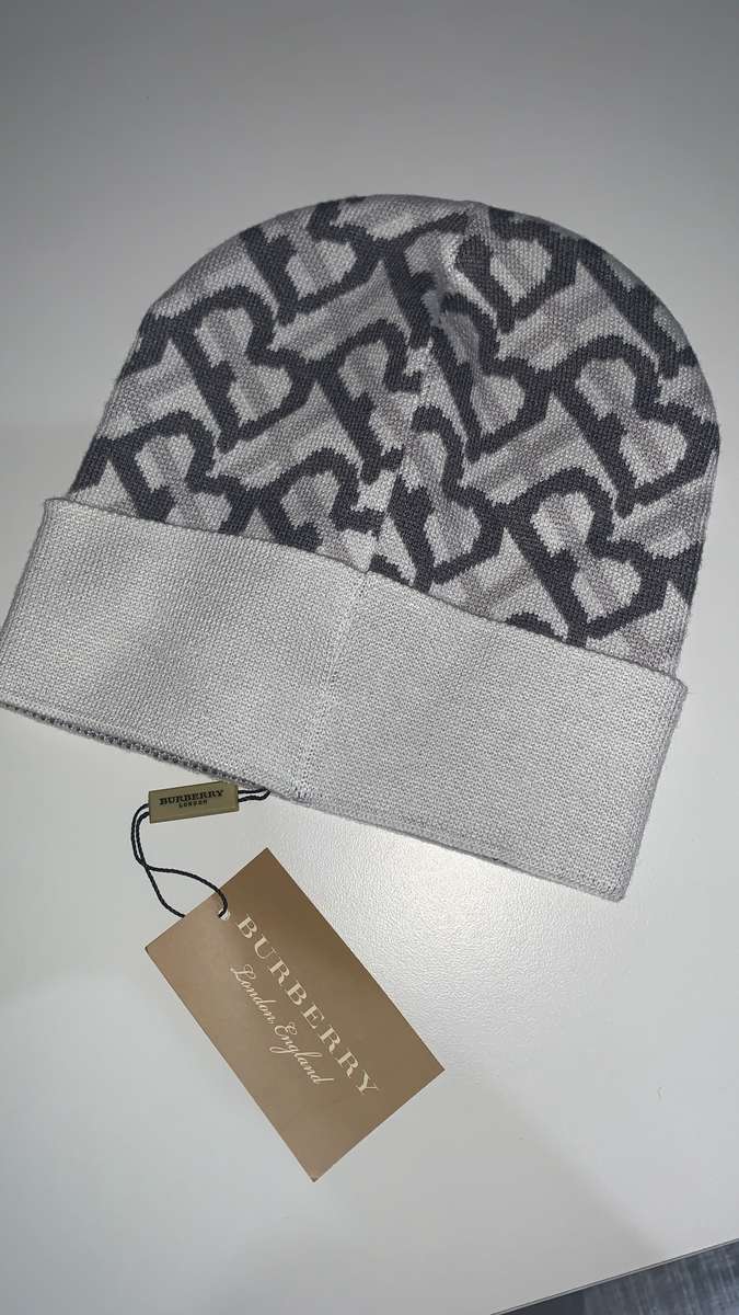 Burberry beanie