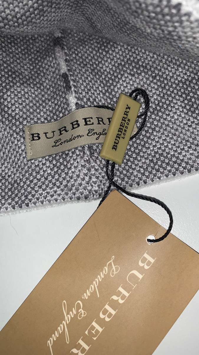 Burberry beanie