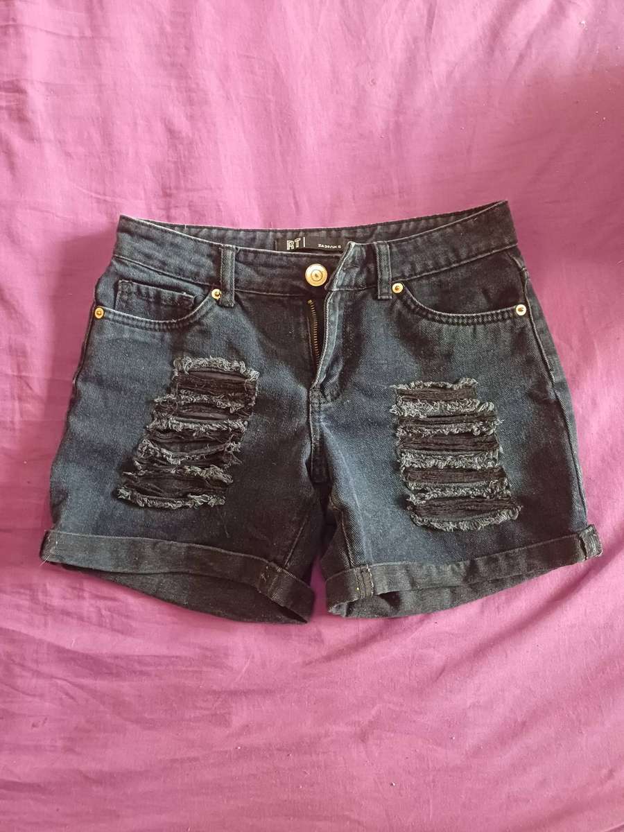 Ladies Short RT (Size 6)