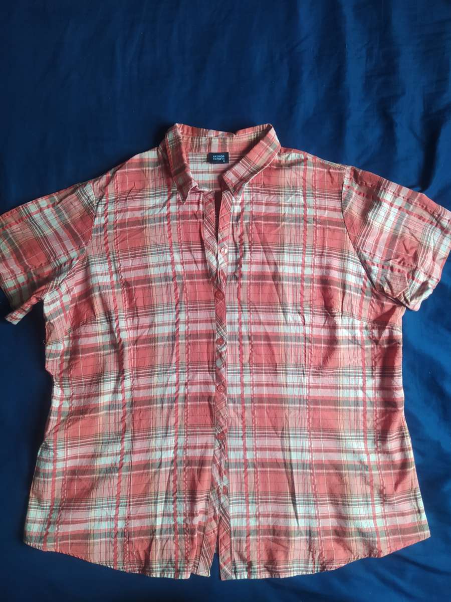 Ladies Top Fashion Express (Size 16)