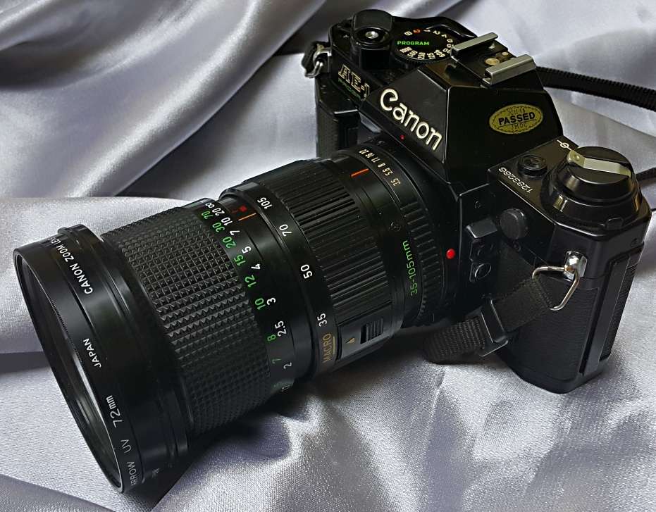 CANON SINGLE REFLEX LENS CAMERA