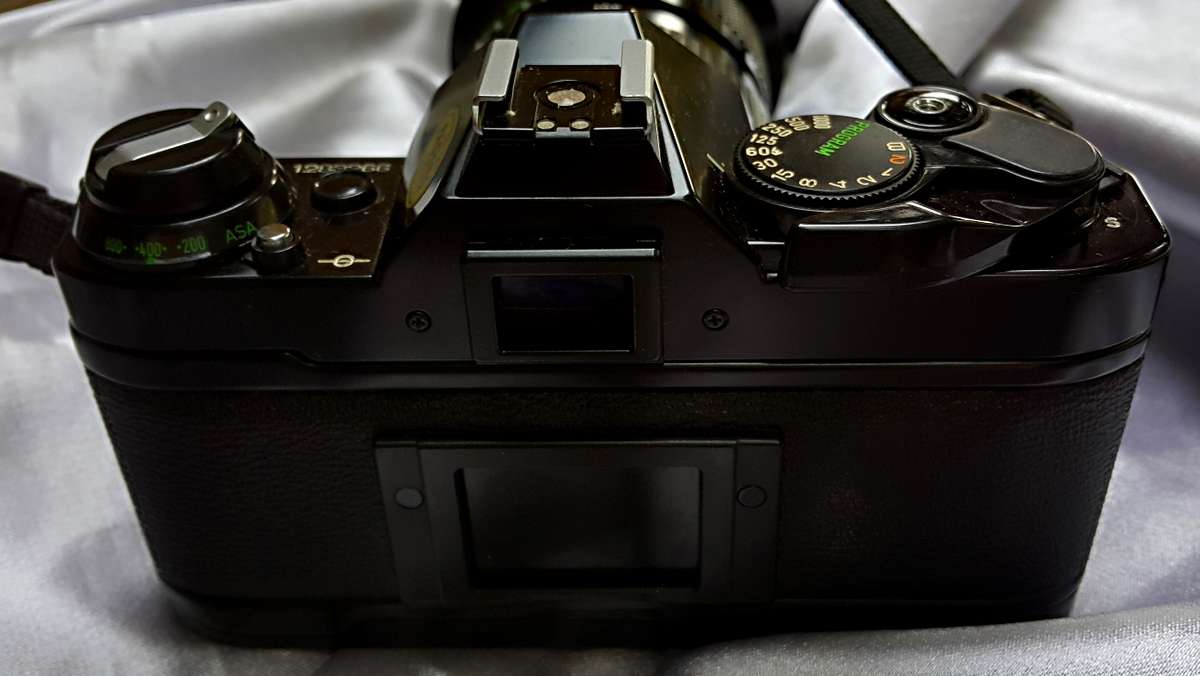 CANON SINGLE REFLEX LENS CAMERA