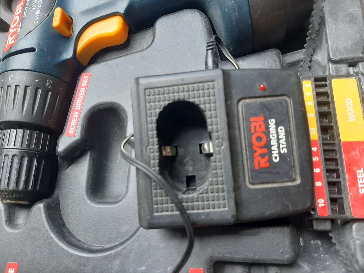 Ryobi 12v Battery dril