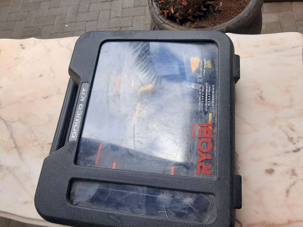 Ryobi 12v Battery dril