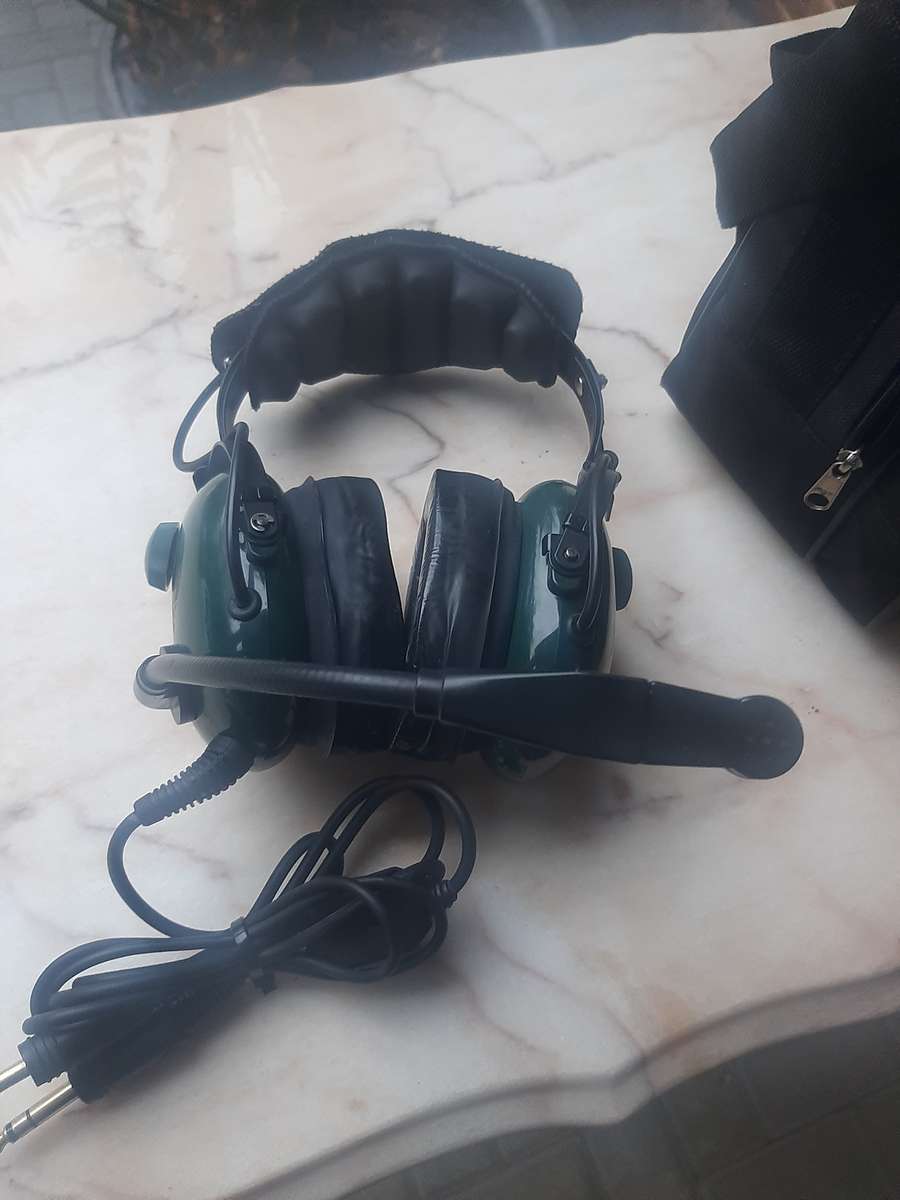 Pilot avocom aviation head set