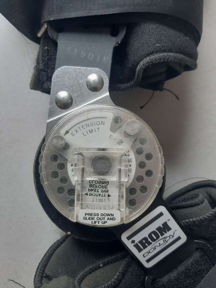 Irom donjoy knee brace