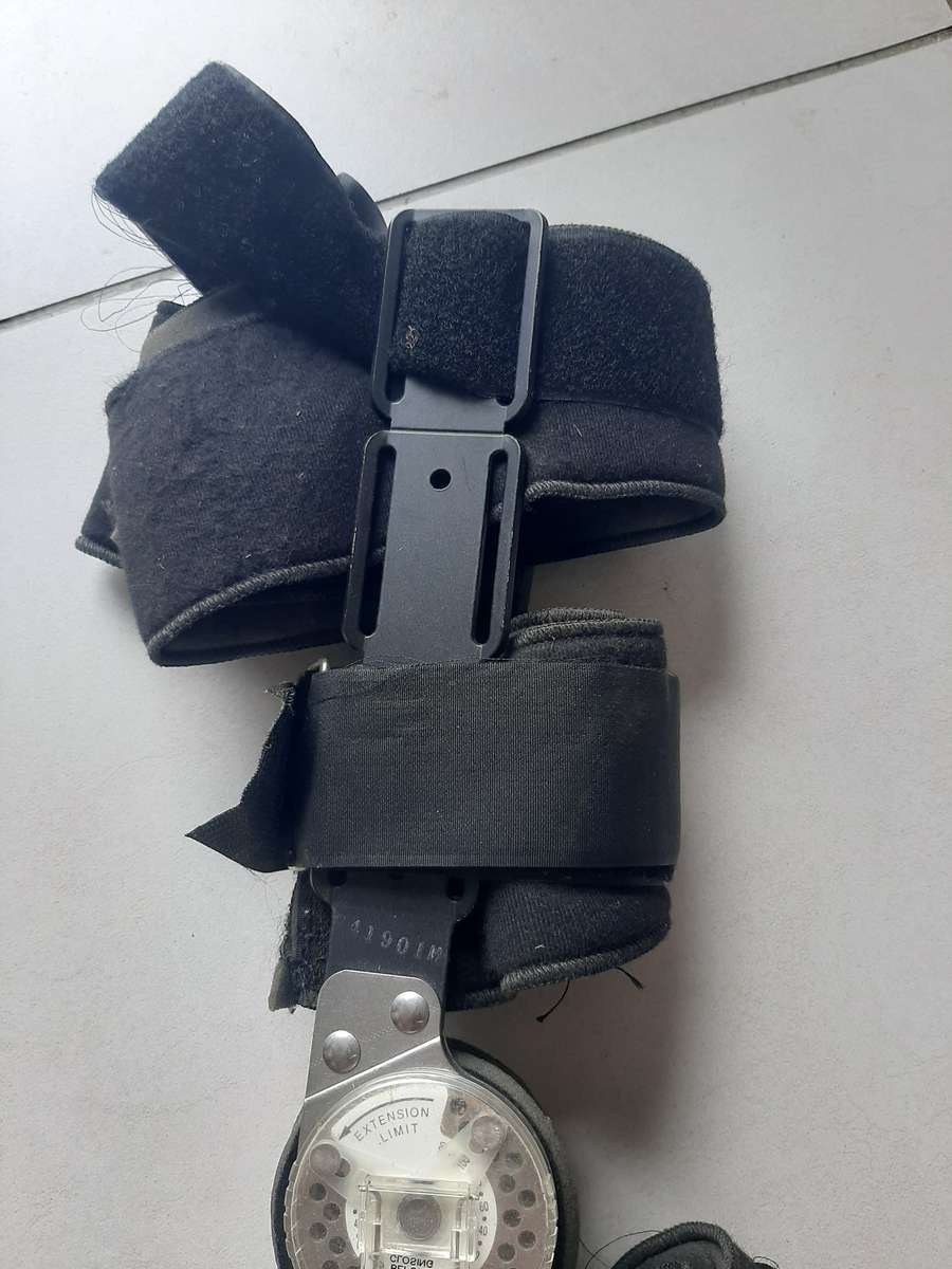 Irom donjoy knee brace