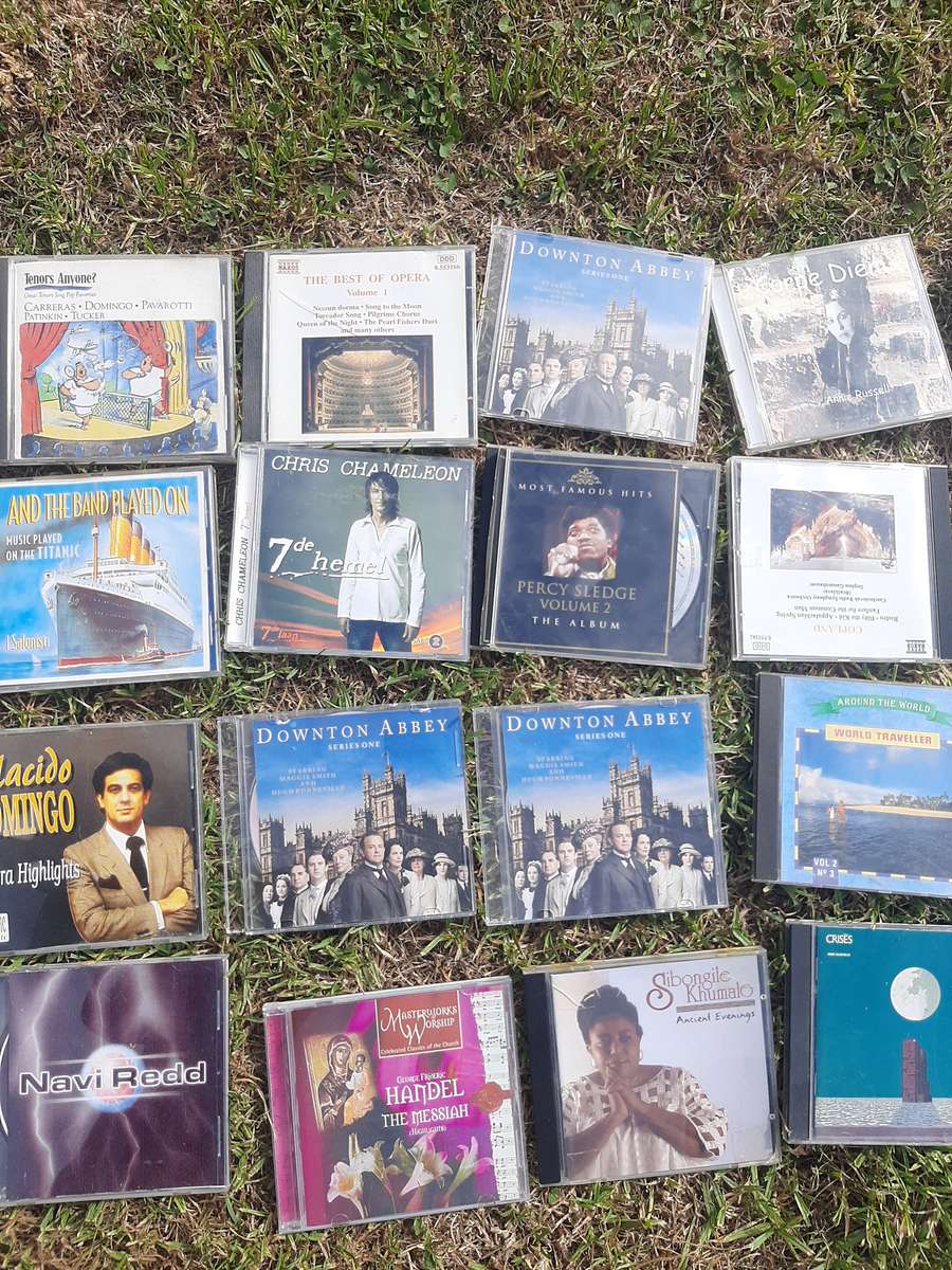 Assorted music cd