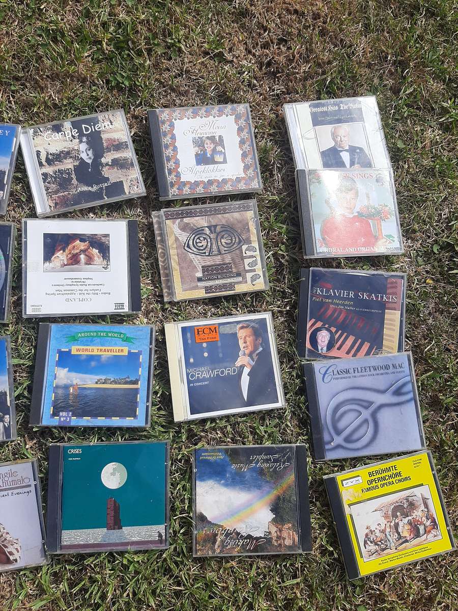 Assorted music cd