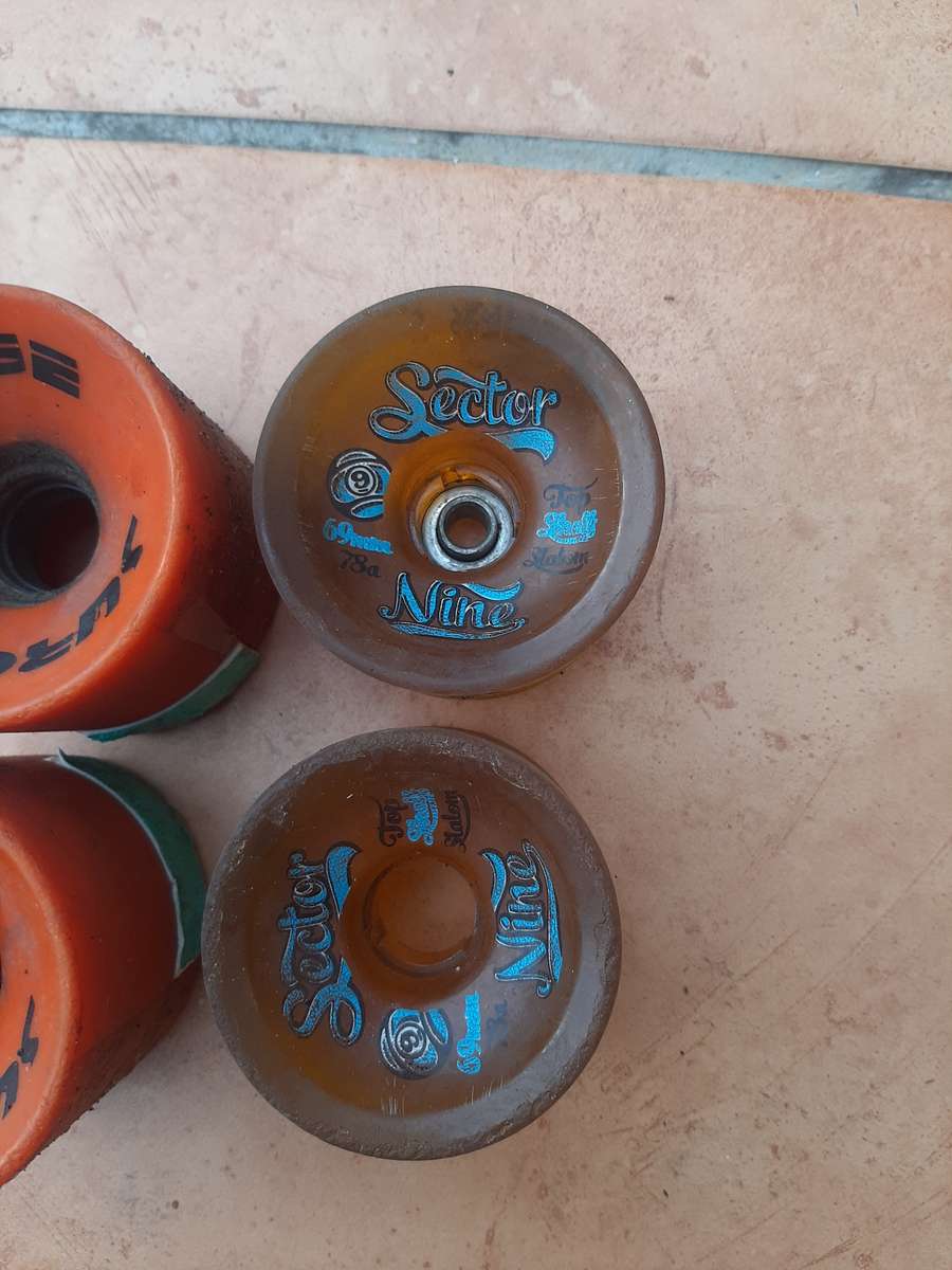 Skate board wheels