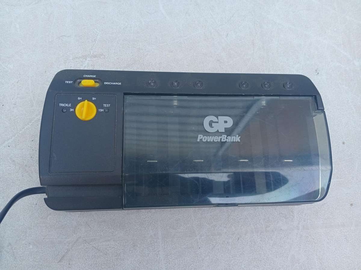 Power bank battery charger