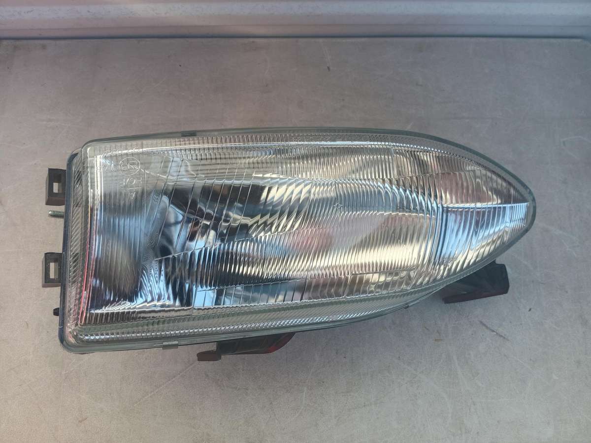 Fiat palio left headlight