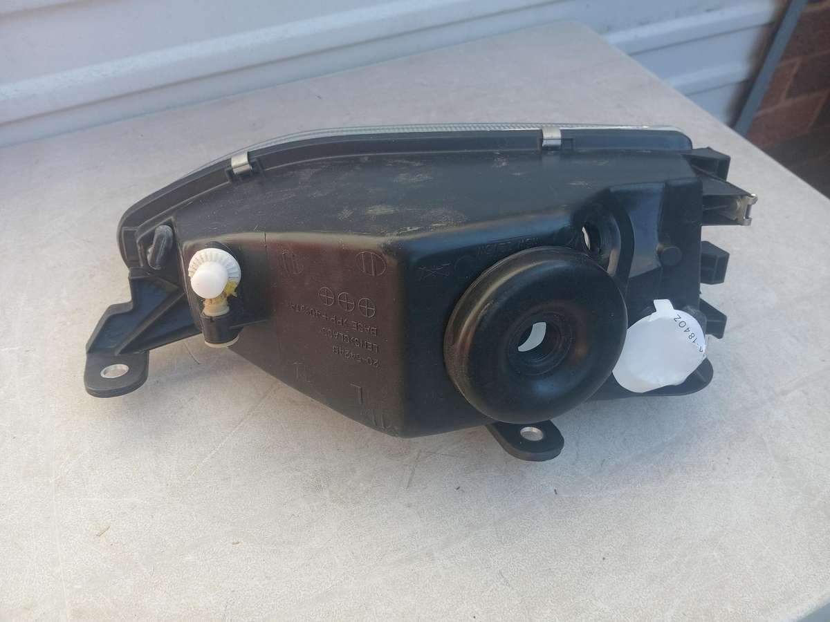 Fiat palio left headlight