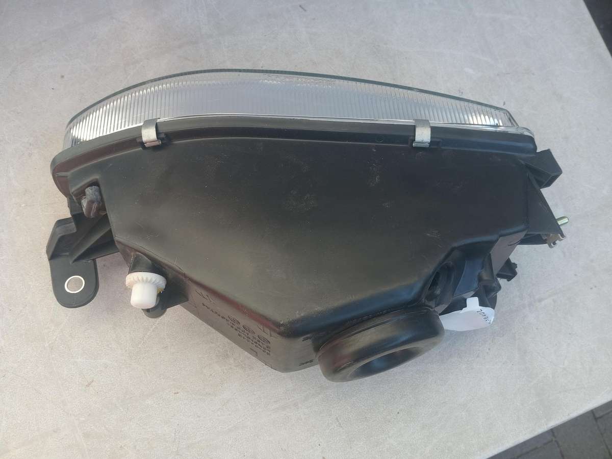 Fiat palio left headlight