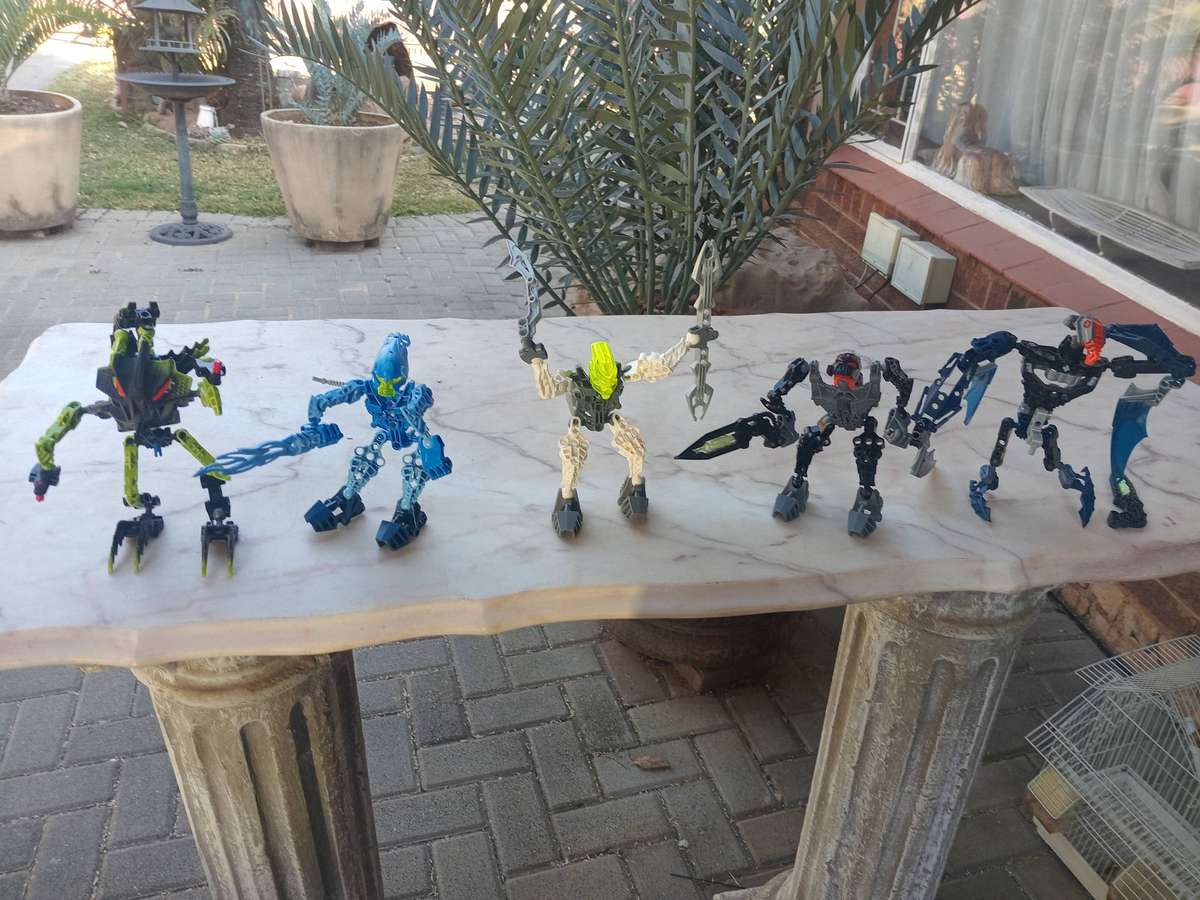 Lego bionicles