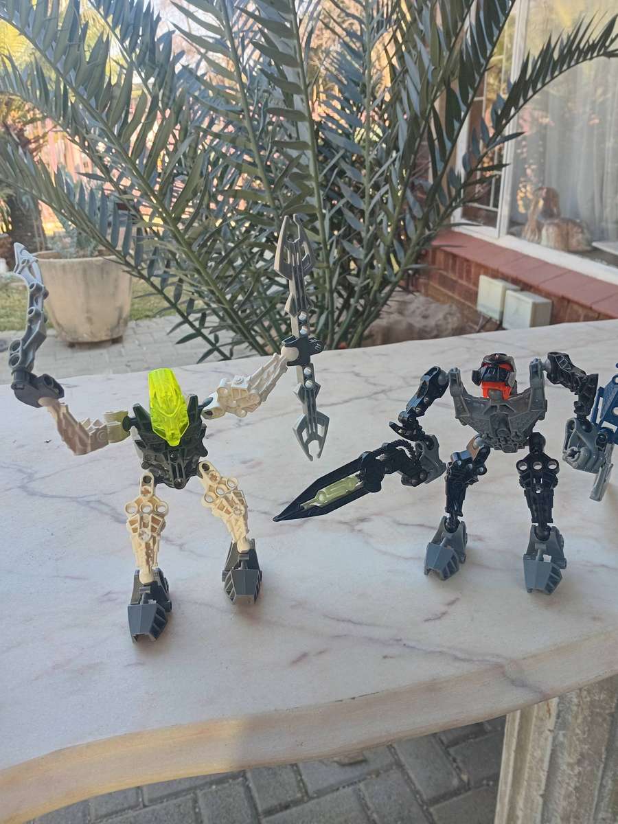 Lego bionicles
