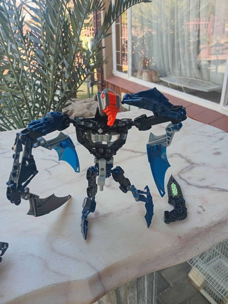 Lego bionicles