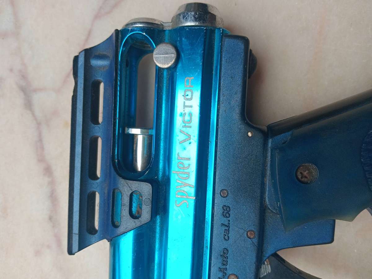 Spyder Victor paint ball gun