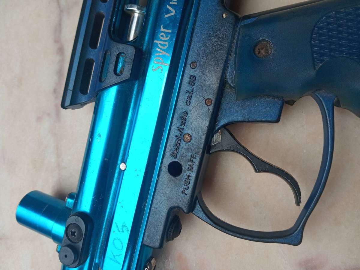 Spyder Victor paint ball gun