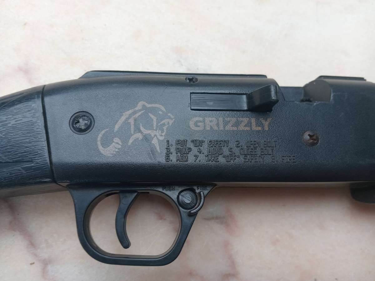 Grizzly pump action BB gun