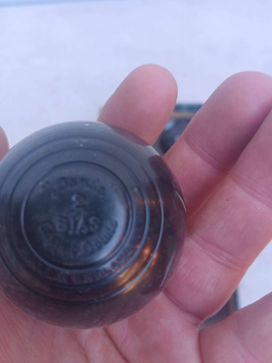 Banda 2 carpet bowls