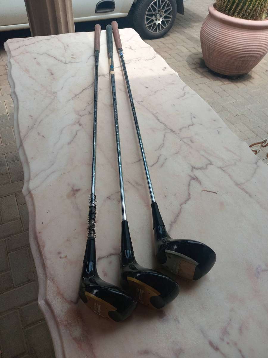 Vintage international tour model golf clubs
