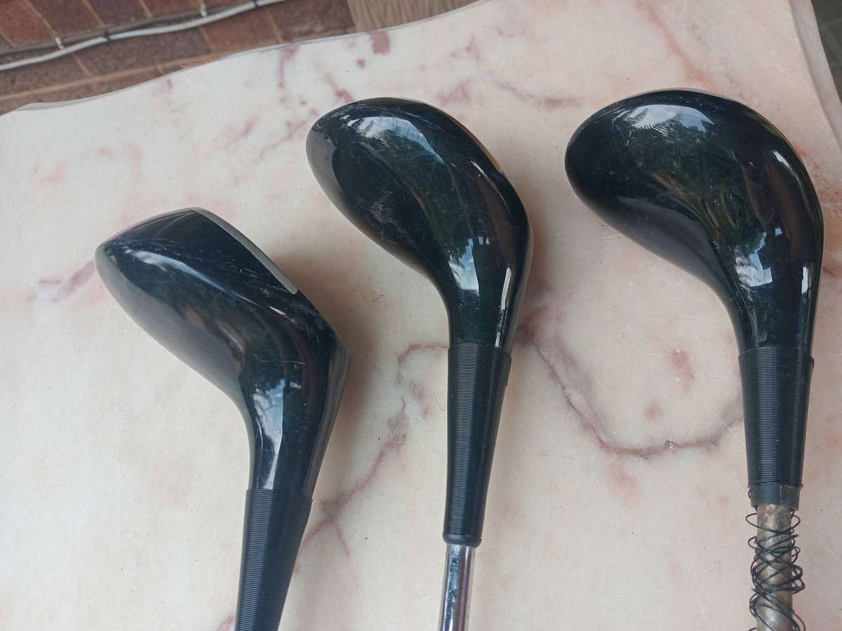 Vintage international tour model golf clubs