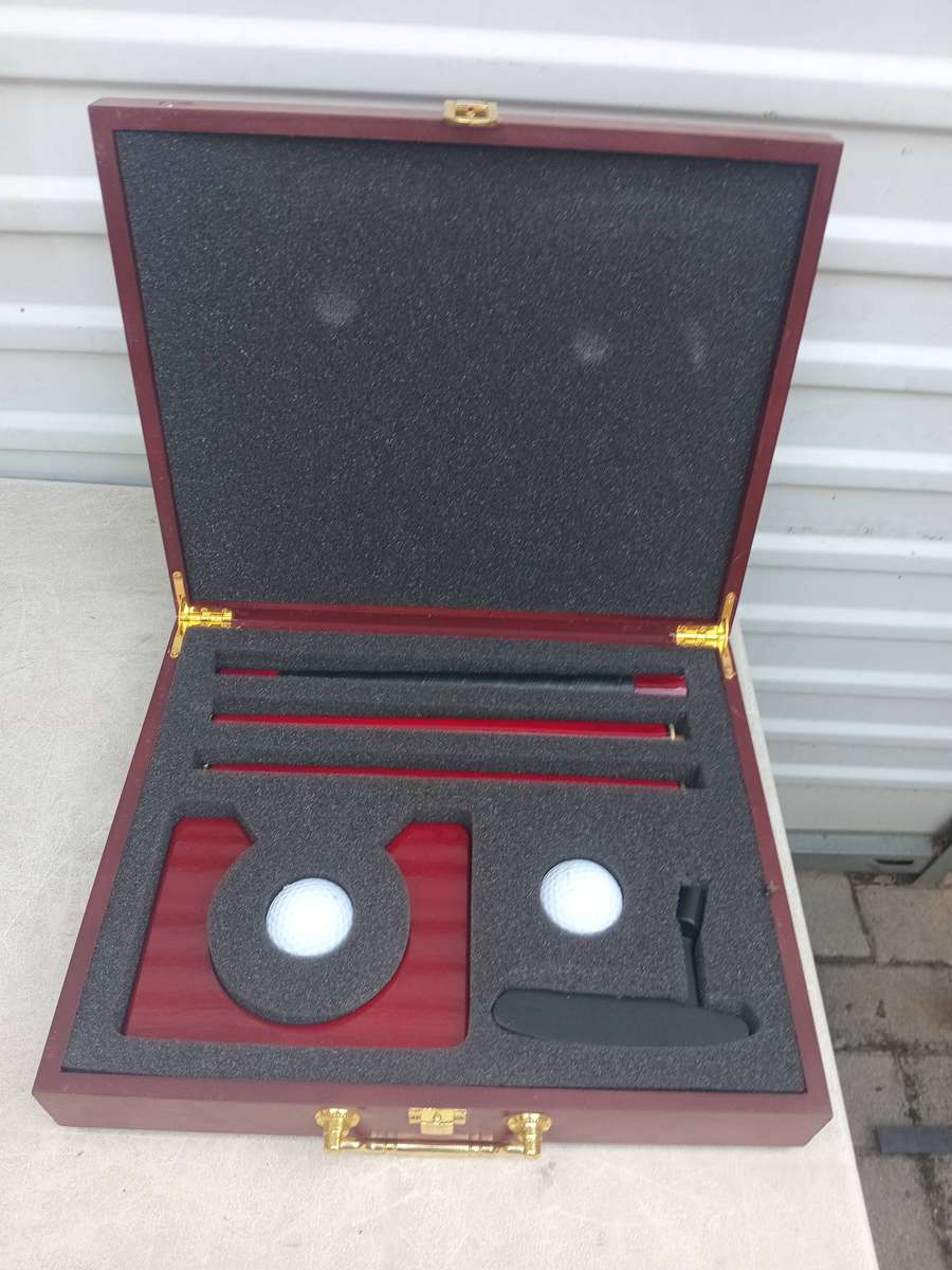 Mini golf putter set