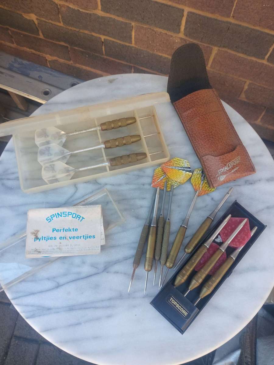 Assorted darts