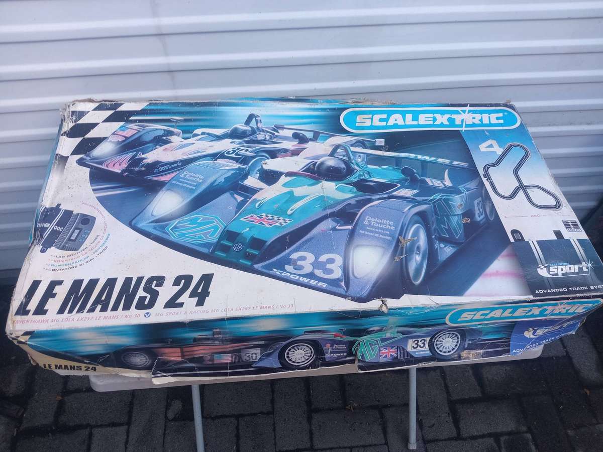 Scalextric lemans24