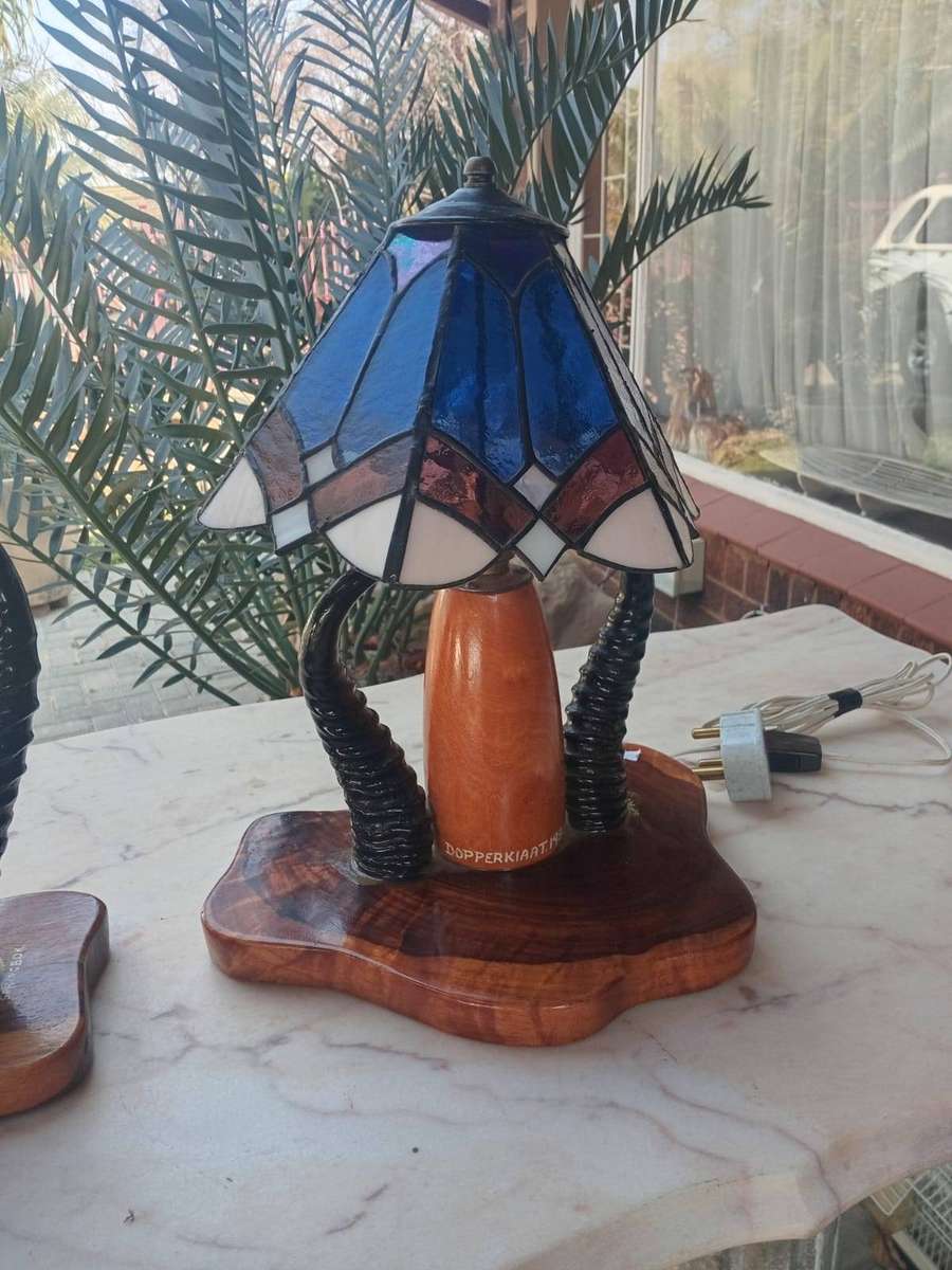 Table lamp