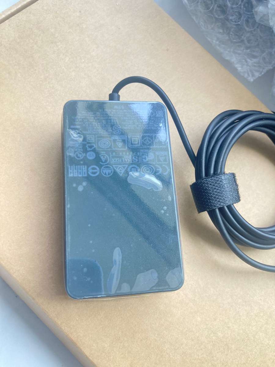 Genuine New 65W Microsoft Surface  Charger