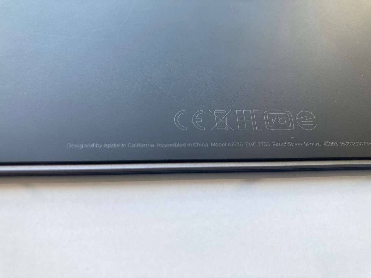 Apple Magic Trackpad A1535 - Black Multi-Touch Surface MMMP3Z/A