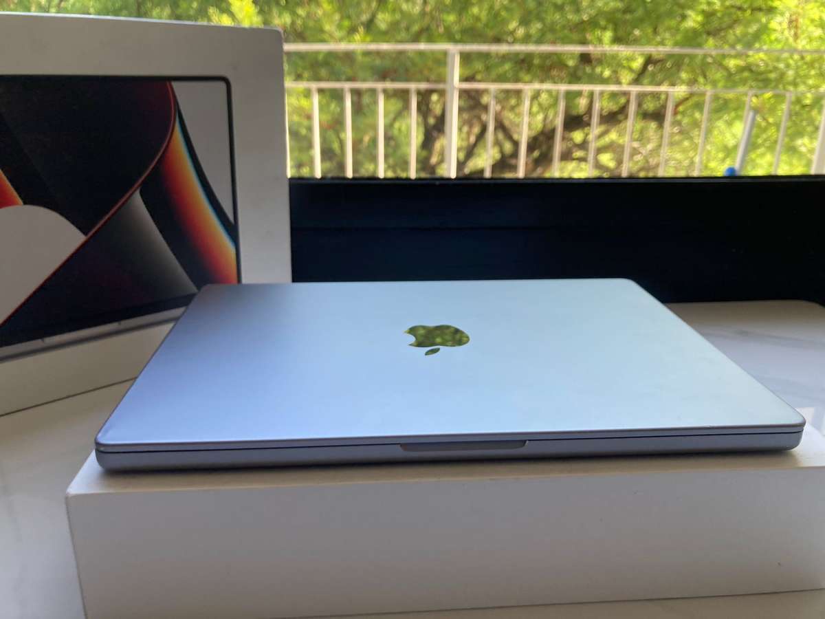 [2021 Apple MacBook Pro 14-Inch M1 Pro 10-Core CPU, 16-Core GPU (16GB Unified, 1TB SSD)]