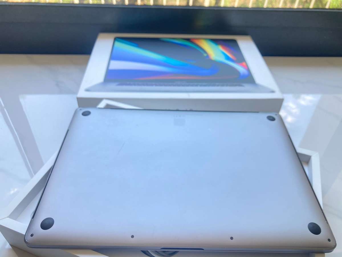 Apple MacBook Pro 16-Inch Retina (2019) Grade B | Excellent Battery Life | With Box and Charger