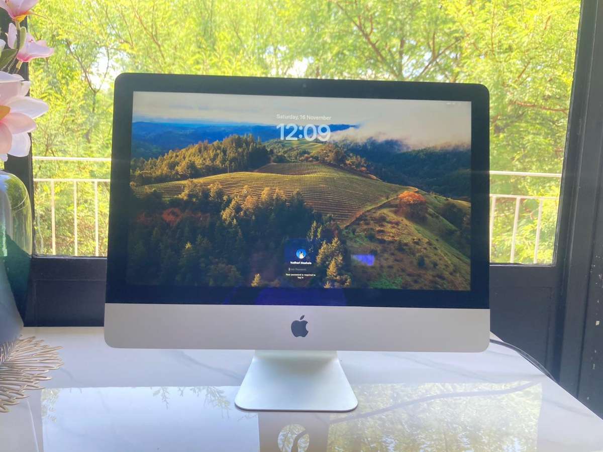 Apple iMac 21.5-inch (2013)  Core i5, 8GB RAM, 500GB Storage  Grade A+ Condition