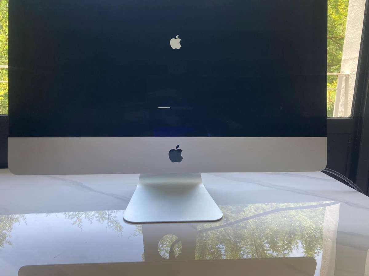 Apple iMac 21.5-inch (2013)  Core i5, 8GB RAM, 500GB Storage  Grade A+ Condition