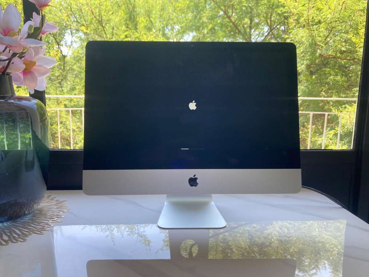 Apple iMac 21.5-inch (2013)  Core i5, 8GB RAM, 500GB Storage  Grade A+ Condition
