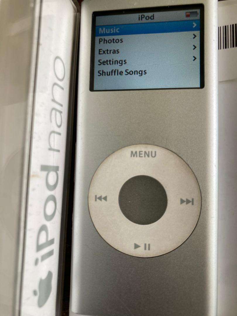 vintage Apple iPod Nano 2nd Generation Silver 2GB | Used | Battery Needs Replacement