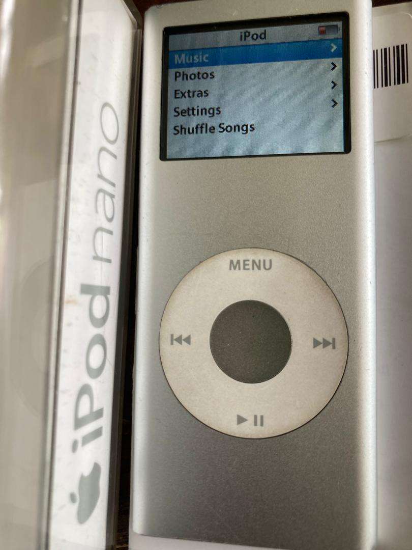 vintage Apple iPod Nano 2nd Generation Silver 2GB | Used | Battery Needs Replacement