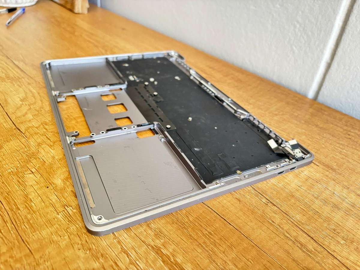 MacBook Pro 13" Upper Case Assembly  A2159 (2019) Used  Grade-B Condition