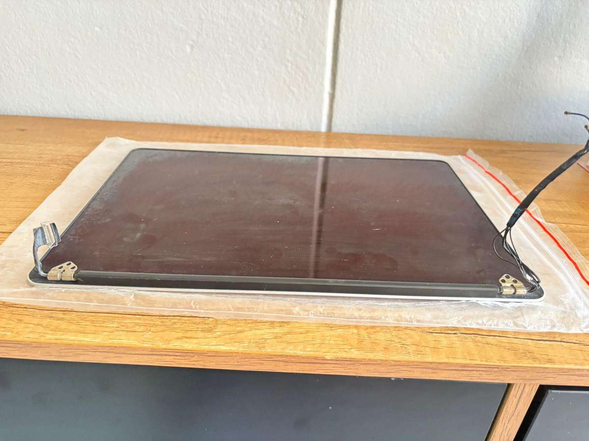 MacBook Pro 15" Retina Display Assembly  A1398 (Mid 2015)