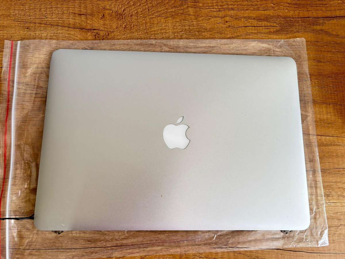 MacBook Pro 15" Retina Display Assembly  A1398 (Mid 2015)