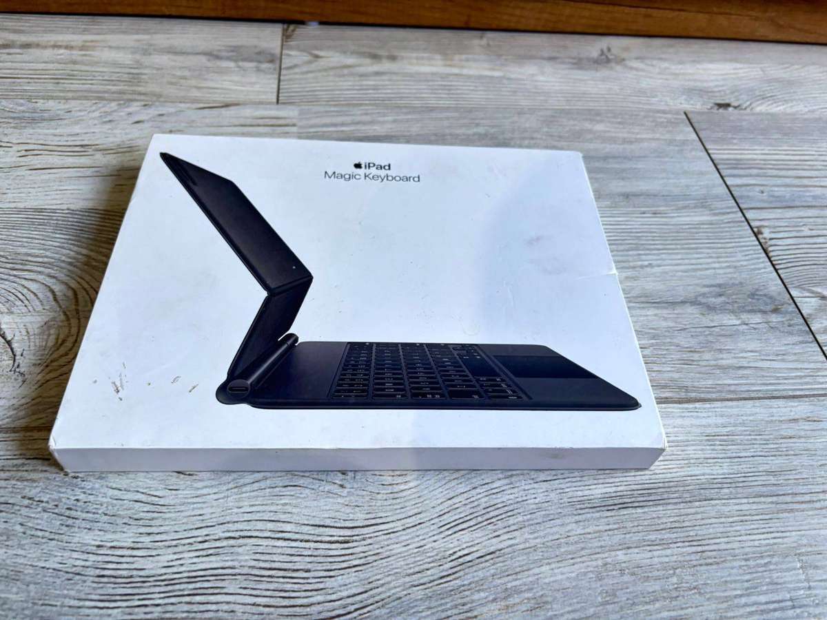 Apple Magic Keyboard for iPad Pro 11" (4th Gen) & iPad Air (5th Gen)