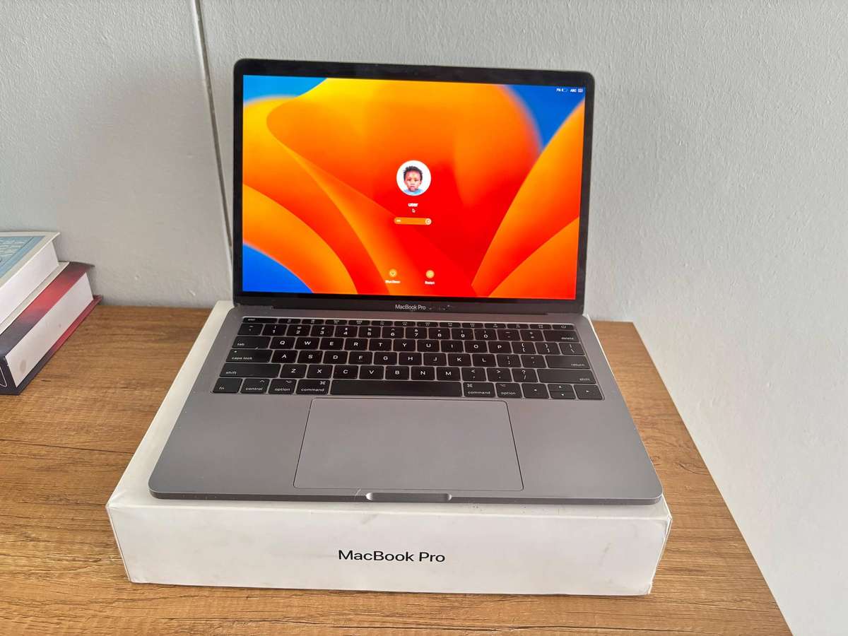 Apple MacBook Pro 13" Retina (2017)  Intel Quad-Core i5 | 8GB RAM | 128GB SSD | Fair Condition